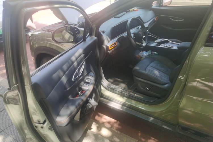 Used CHANGAN UNI-T 2022 2.0T Prestige Version Driver Seat