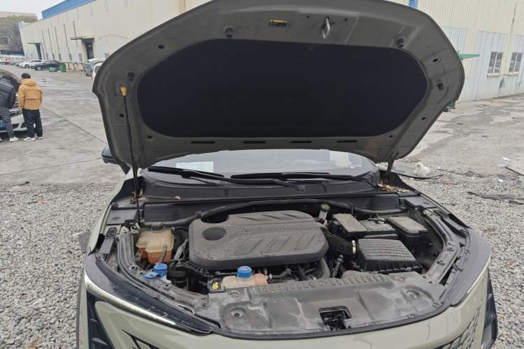 Used CHANGAN UNI-T 2022 1.5T Prestige Version Engine Bay