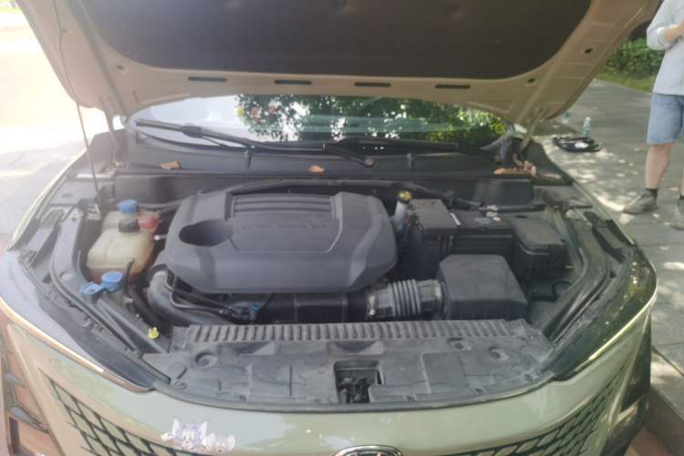 Used CHANGAN UNI-T 2022 2.0T Prestige Version Engine Bay