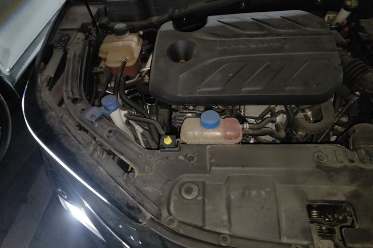 Used CHANGAN UNI-T 2022 1.5T Prestige Version Engine Bay Right