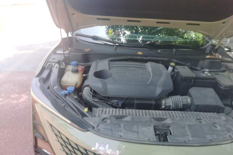 Used CHANGAN UNI-T 2022 2.0T Prestige Version Engine Bay Right