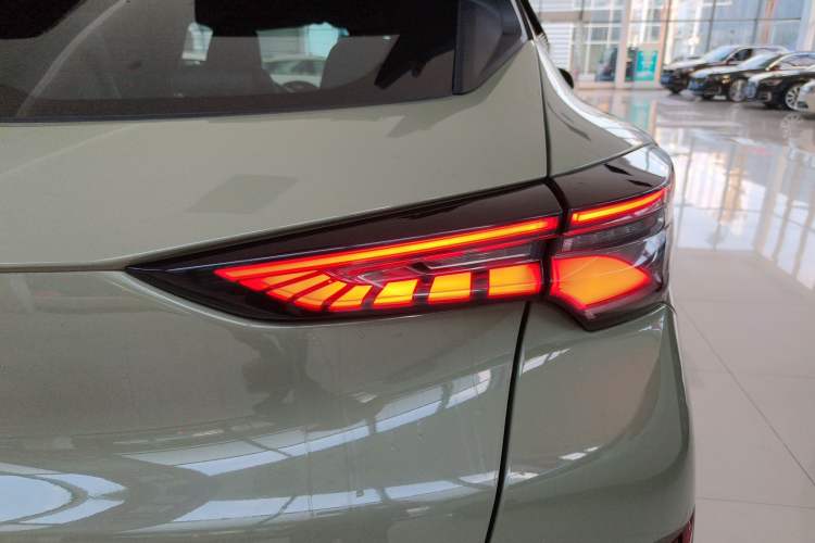 Used CHANGAN UNI-T 2022 1.5T Sport Edition Premium Version Exterior 6