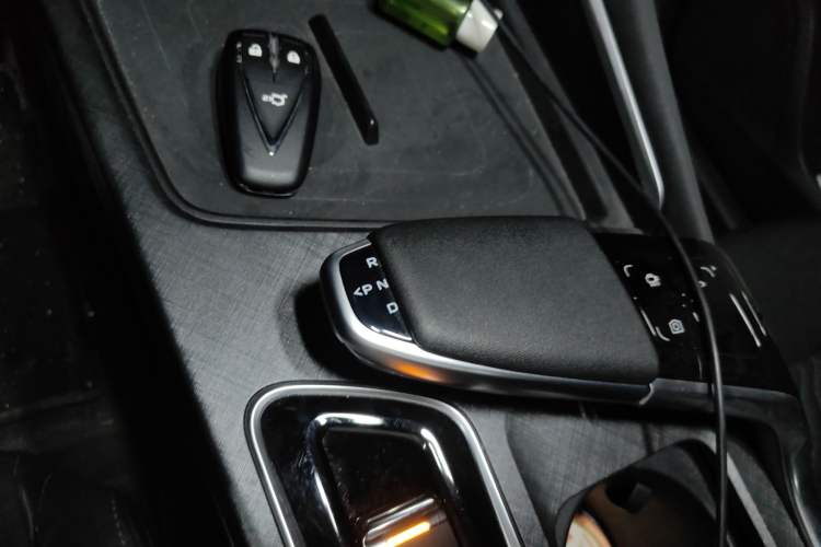 Used CHANGAN UNI-T 2022 1.5T Prestige Version Gear Lever