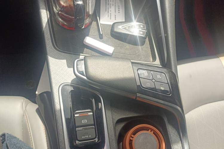 Used CHANGAN UNI-T 2022 1.5T Flagship Edition Gear Lever