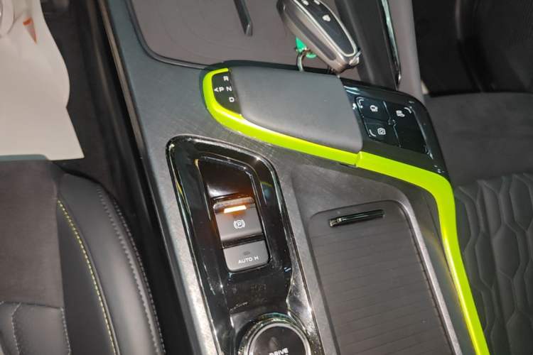 Used CHANGAN UNI-T 2022 2.0T Sport Edition Flagship Version Gear Lever
