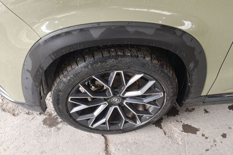 Used CHANGAN UNI-T 2022 1.5T Prestige Version Left Front Wheel Hub
