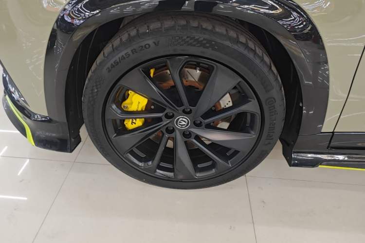 Used CHANGAN UNI-T 2022 2.0T Sport Edition Flagship Version Left Front Wheel Hub
