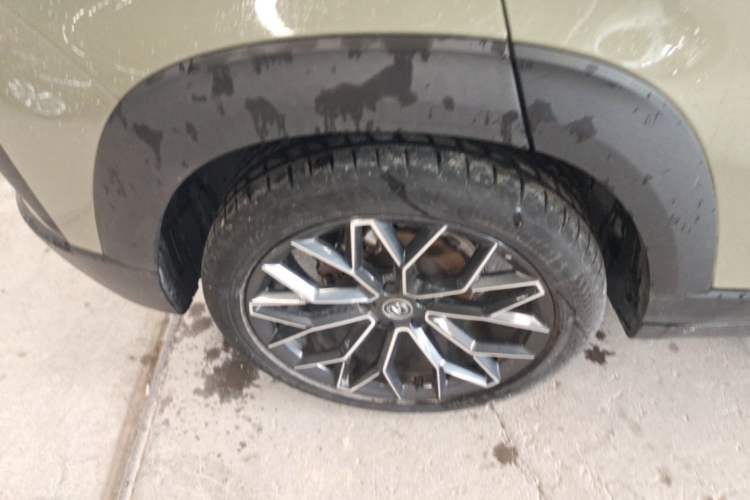Used CHANGAN UNI-T 2022 1.5T Prestige Version Right Rear Wheel Hub