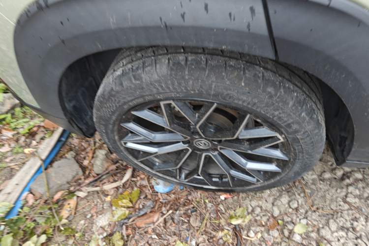 Used CHANGAN UNI-T 2022 1.5T Prestige Version Right Rear Wheel Hub
