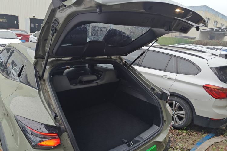 Used CHANGAN UNI-T 2022 1.5T Prestige Version Trunk
