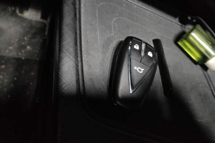 Used CHANGAN UNI-T 2022 1.5T Prestige Version Vehicle Key