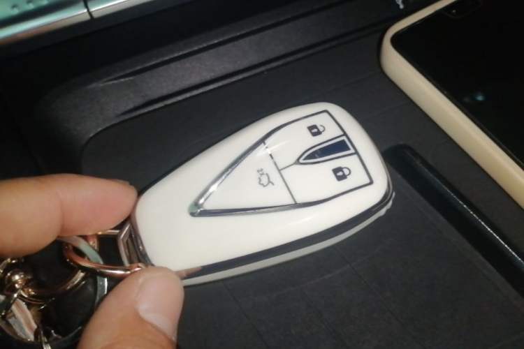 Used CHANGAN UNI-T 2022 1.5T Prestige Version Vehicle Key