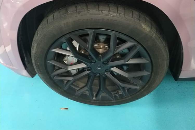 Used CHANGAN UNI-T 2022 1.5T Prestige Version Left Front Wheel Hub
