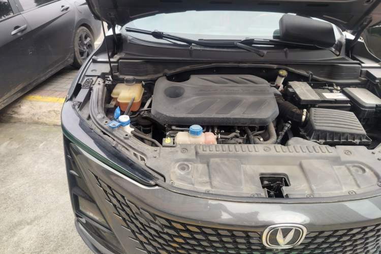 Used CHANGAN UNI-T 2022 1.5T Prestige Version Engine Bay Right