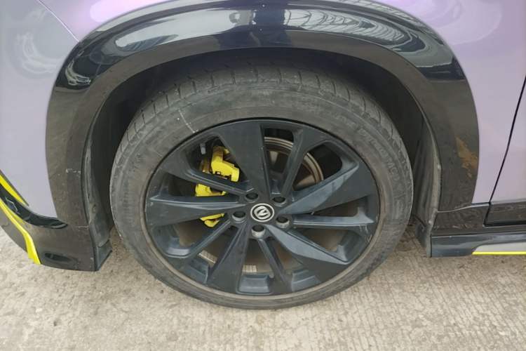 Used CHANGAN UNI-T 2022 1.5T Sport Edition Premium Version Left Front Wheel Hub