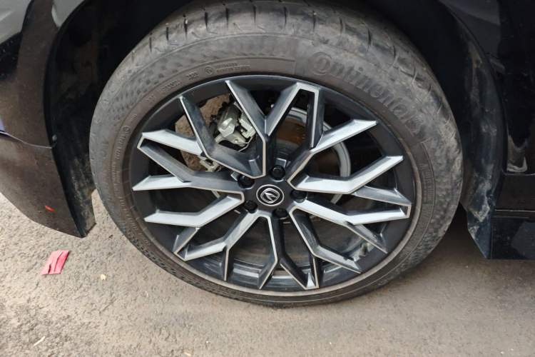 Used CHANGAN UNI-T 2022 1.5T Sport Edition Premium Version Right Rear Wheel Hub