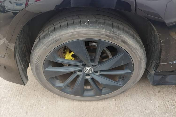 Used CHANGAN UNI-T 2022 1.5T Sport Edition Premium Version Right Rear Wheel Hub