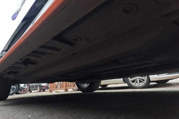 Used CHANGAN UNI-T 2022 1.5T Sport Edition Premium Version Right Side Sill