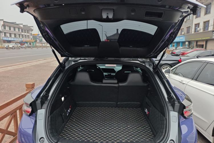 Used CHANGAN UNI-T 2022 1.5T Sport Edition Premium Version Trunk