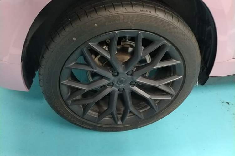 Used CHANGAN UNI-T 2022 1.5T Prestige Version Right Rear Wheel Hub