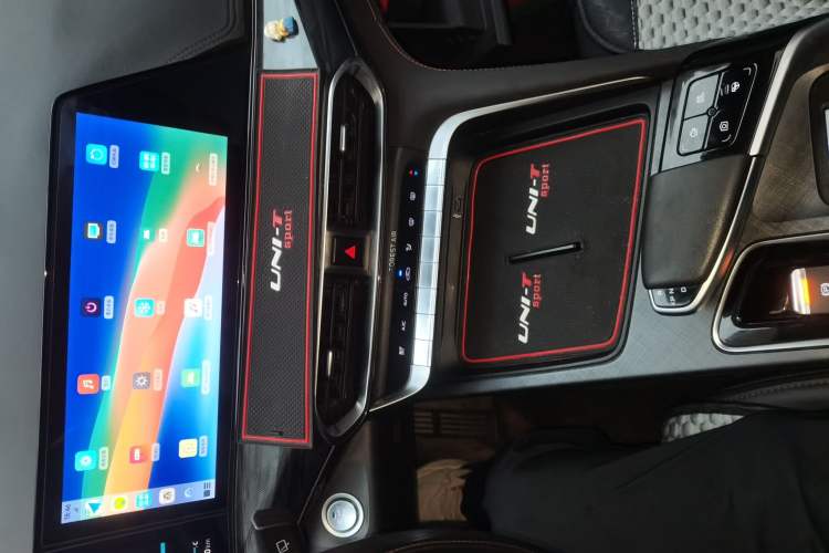 Used CHANGAN UNI-T 2022 1.5T Flagship Edition Audio And AC Panel
