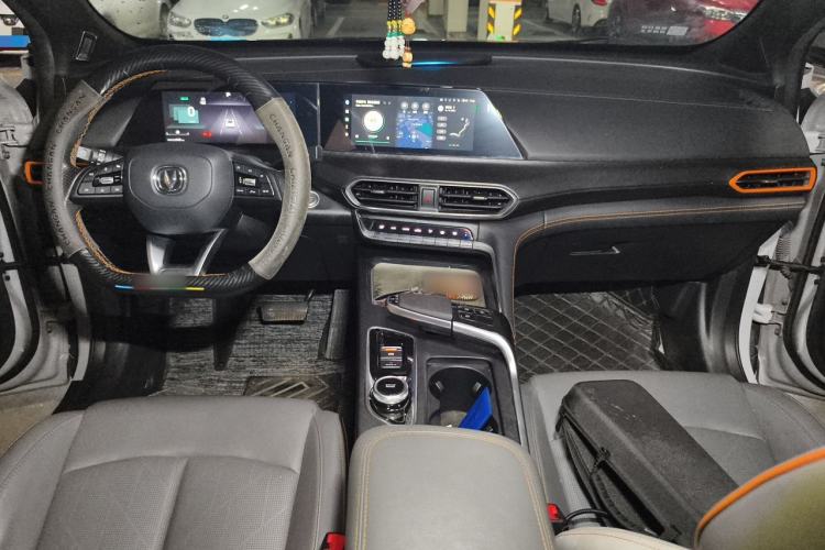 Used CHANGAN UNI-T 2022 1.5T Prestige Version Center Console