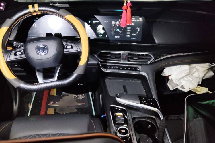 Used CHANGAN UNI-T 2022 1.5T Flagship Edition Center Console