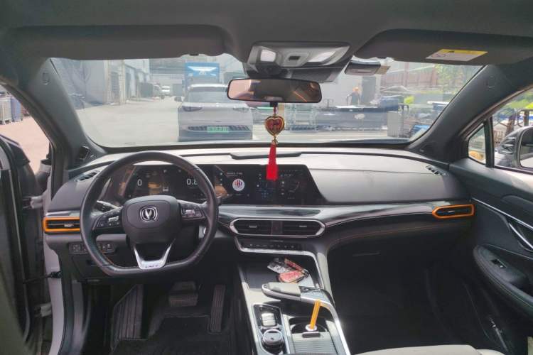 Used CHANGAN UNI-T 2022 1.5T Flagship Edition Center Console