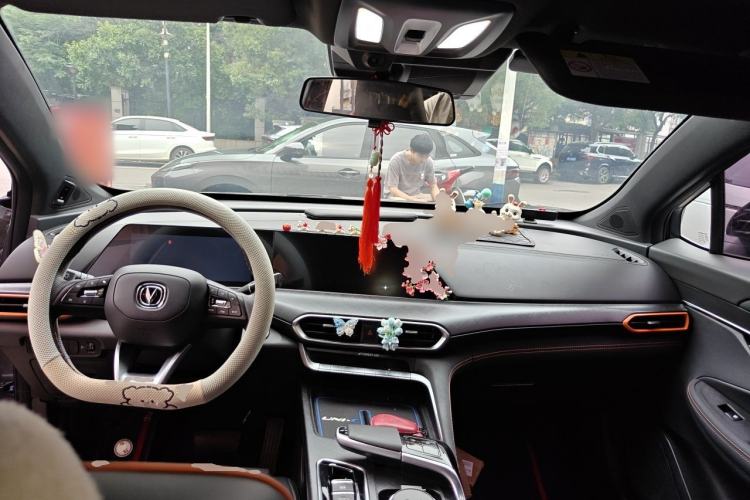 Used CHANGAN UNI-T 2022 1.5T Sport Edition Premium Version Center Console