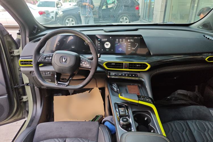 Used CHANGAN UNI-T 2022 1.5T Sport Edition Flagship Version Center Console