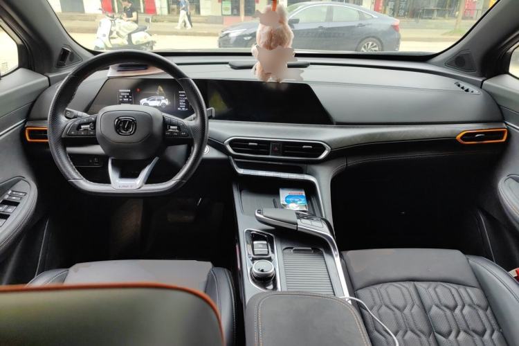 Used CHANGAN UNI-T 2022 1.5T Prestige Version Center Console