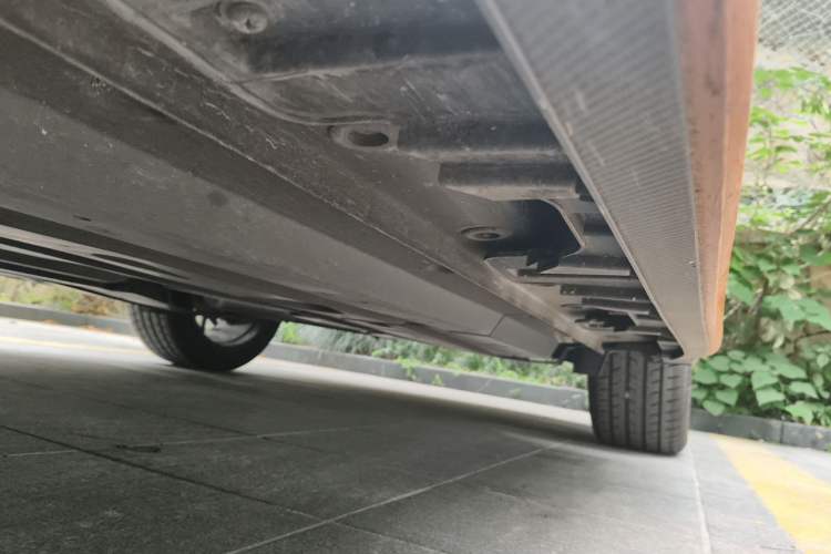 Used CHANGAN UNI-T 2022 1.5T Sport Edition Flagship Version Chassis Front Left