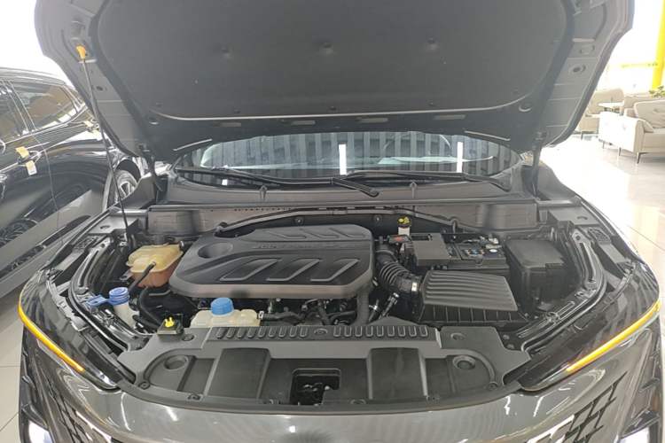 Used CHANGAN UNI-T 2022 1.5T Prestige Version Engine Bay