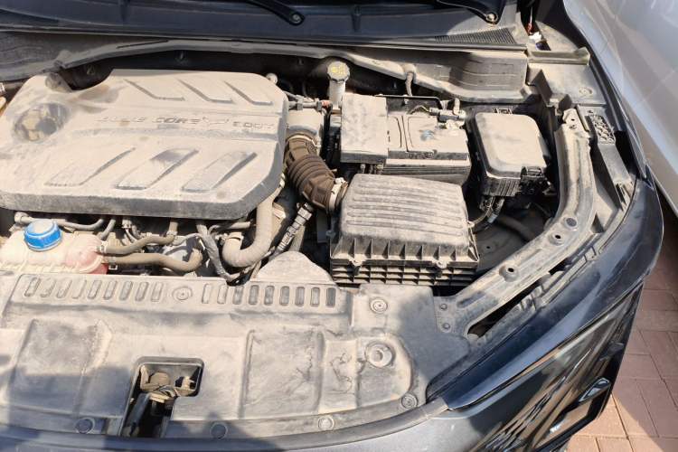 Used CHANGAN UNI-T 2022 1.5T Prestige Version Engine Bay Left