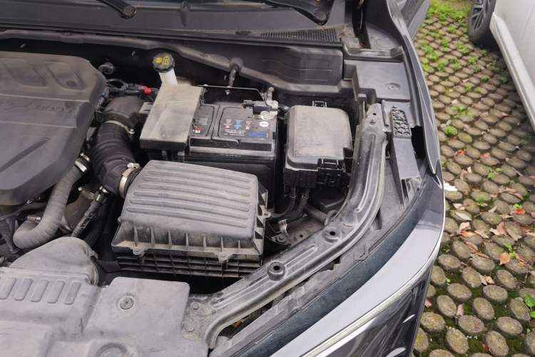 Used CHANGAN UNI-T 2022 1.5T Prestige Version Engine Bay Left