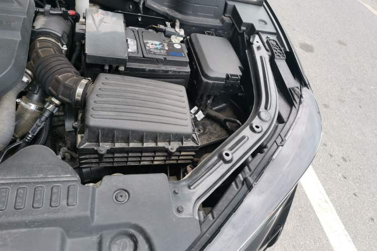 Used CHANGAN UNI-T 2022 1.5T Sport Edition Premium Version Engine Bay Left