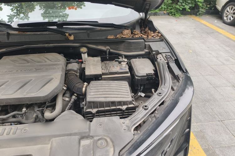 Used CHANGAN UNI-T 2022 1.5T Sport Edition Flagship Version Engine Bay Left