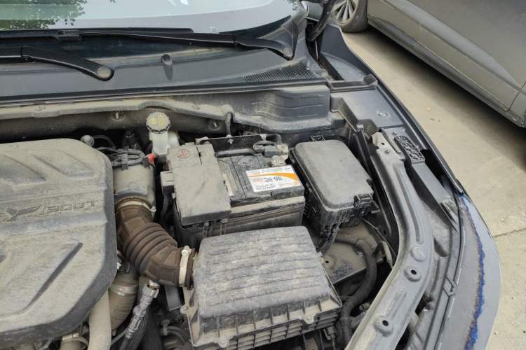 Used CHANGAN UNI-T 2022 1.5T Prestige Version Engine Bay Left