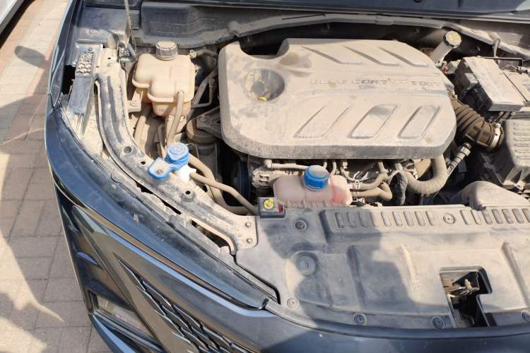 Used CHANGAN UNI-T 2022 1.5T Prestige Version Engine Bay Right