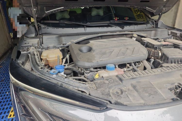 Used CHANGAN UNI-T 2022 1.5T Prestige Version Engine Bay Right