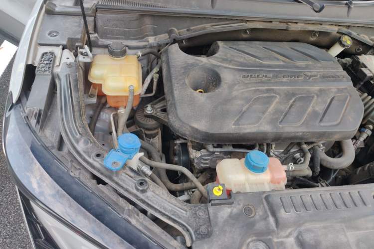 Used CHANGAN UNI-T 2022 1.5T Flagship Edition Engine Bay Right