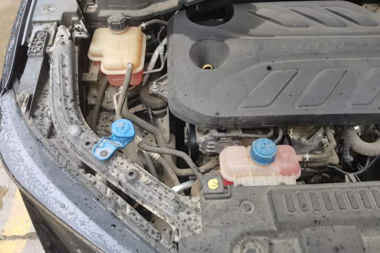 Used CHANGAN UNI-T 2022 1.5T Flagship Edition Engine Bay Right