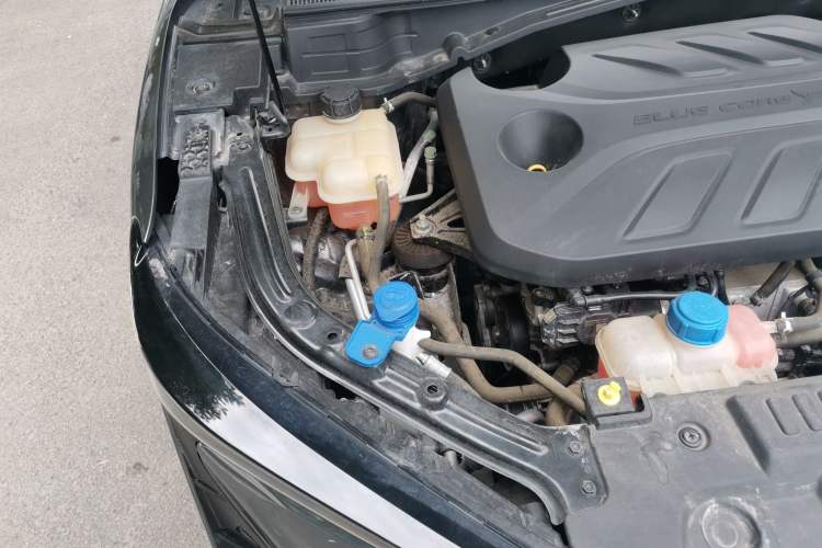 Used CHANGAN UNI-T 2022 1.5T Sport Edition Premium Version Engine Bay Right
