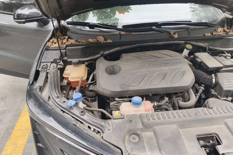 Used CHANGAN UNI-T 2022 1.5T Sport Edition Flagship Version Engine Bay Right