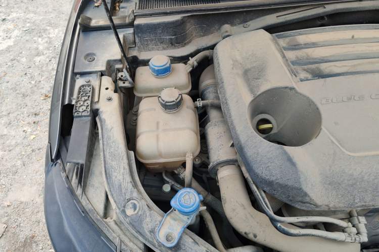 Used CHANGAN UNI-T 2022 2.0T Prestige Version Engine Bay Right