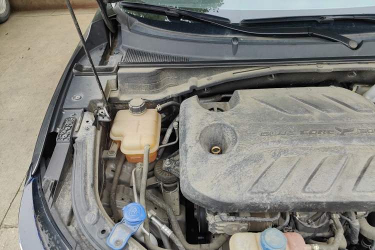Used CHANGAN UNI-T 2022 1.5T Prestige Version Engine Bay Right