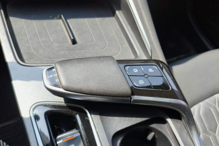 Used CHANGAN UNI-T 2022 1.5T Prestige Version Gear Lever