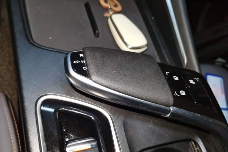 Used CHANGAN UNI-T 2022 1.5T Sport Edition Premium Version Gear Lever