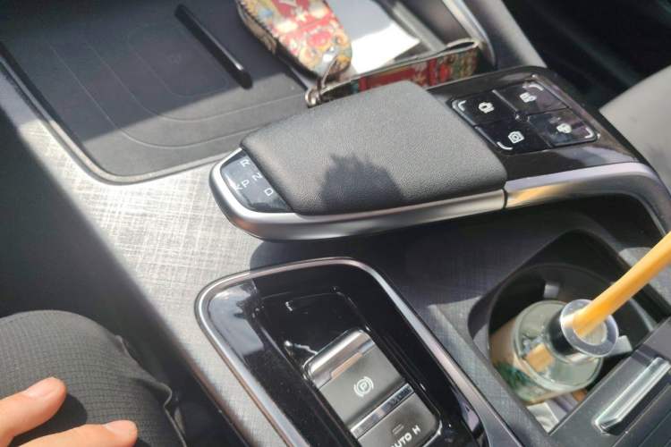 Used CHANGAN UNI-T 2022 1.5T Flagship Edition Gear Lever