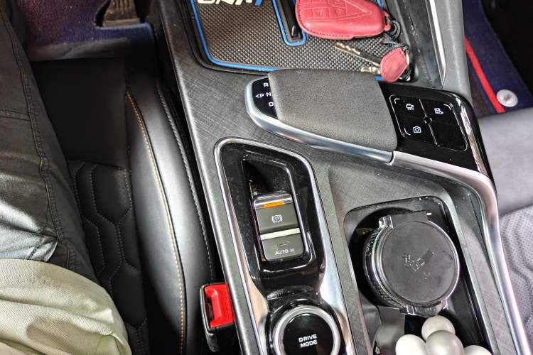Used CHANGAN UNI-T 2022 1.5T Sport Edition Premium Version Gear Lever